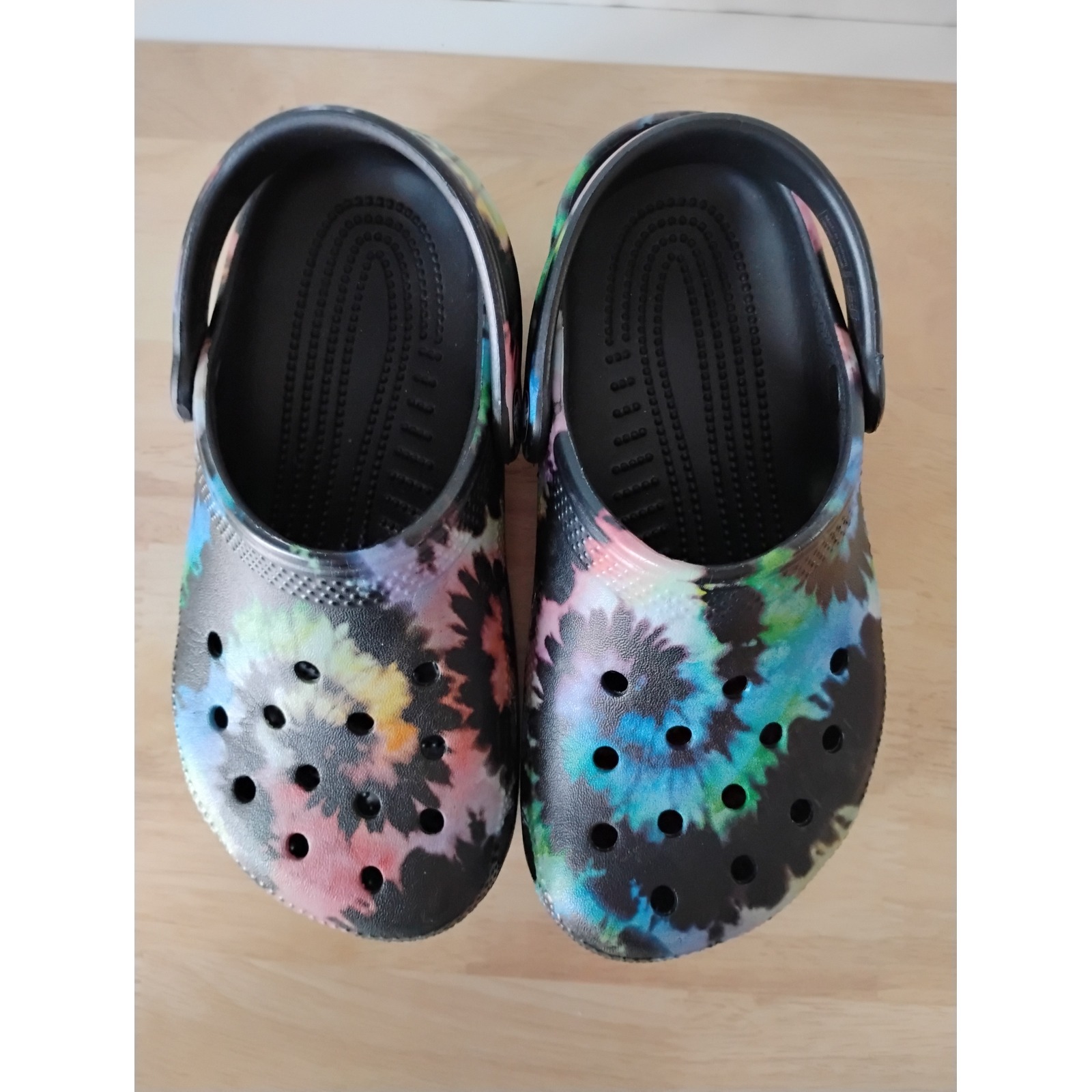 Crocs Kids Classic Clog Tie-Dye Black Multi Color Slip On Shoes J3
